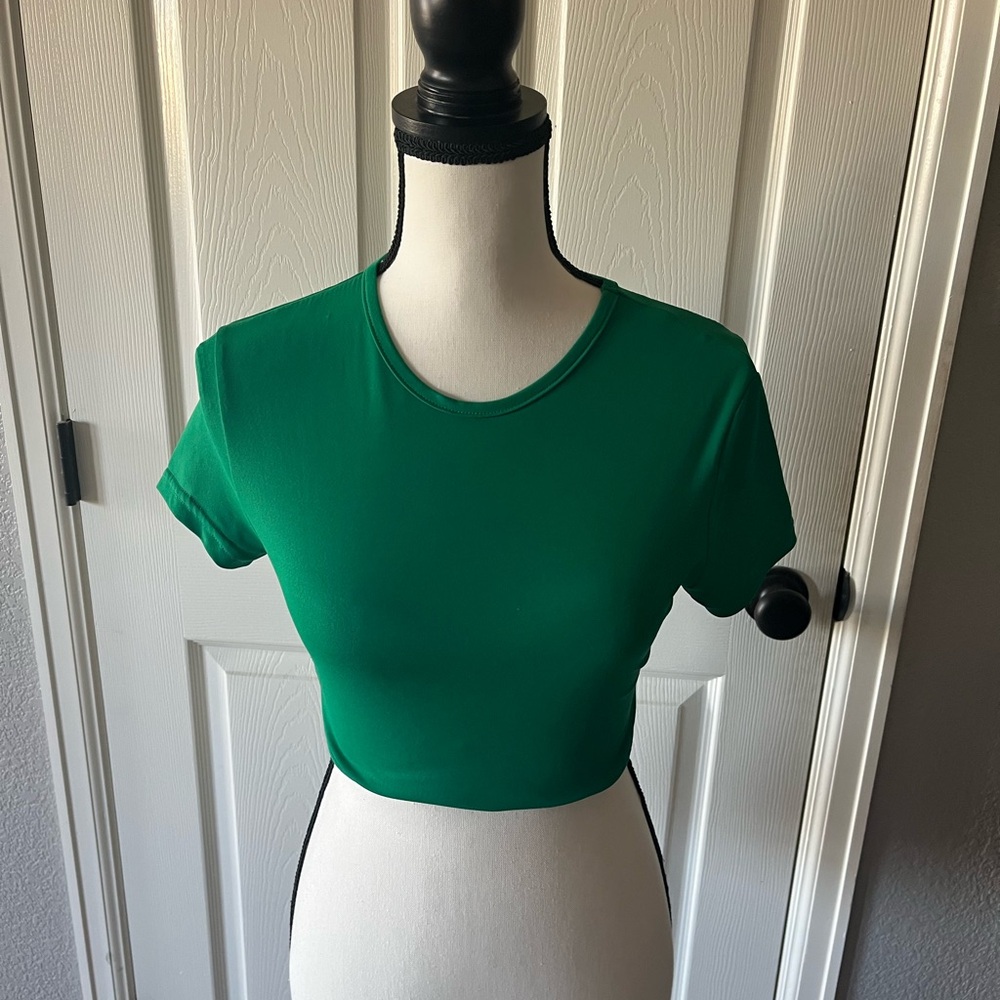 SHEIN Green Fitted Crop Top with Crew Neck